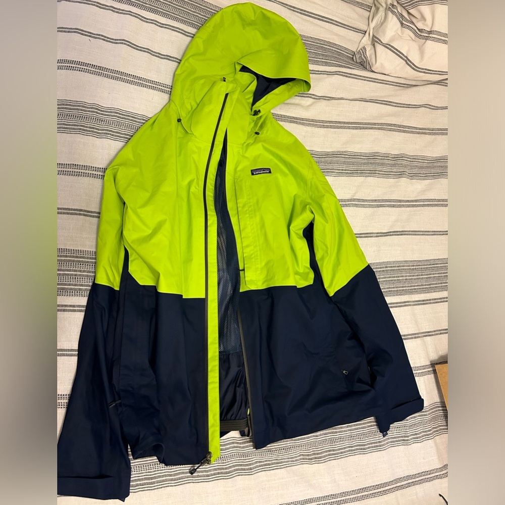 Patagonia Men’s Ski Jacket Large